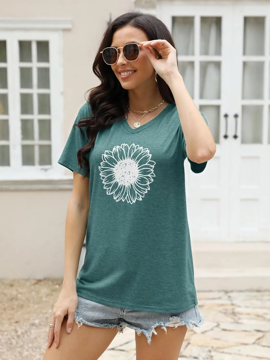 EADINVE Women's Short Sleeve V Neck Sunflower Graphic Printed Summer Tee Vintage T Shirt Cotton Tops Novelty Cool Shirt