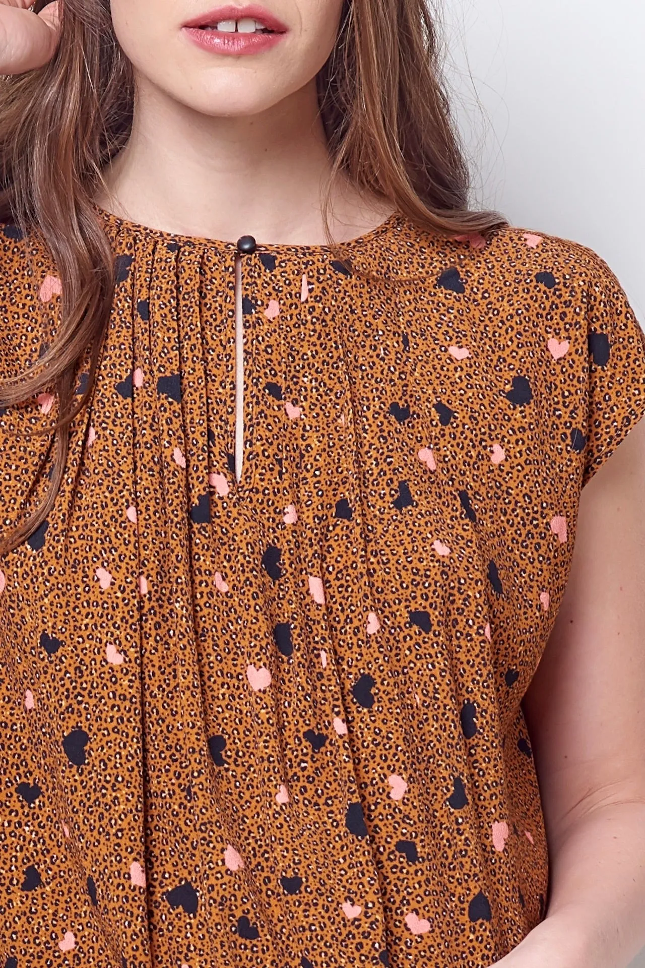 MAGGIE Pleat Neck Top - Leopard/Heart