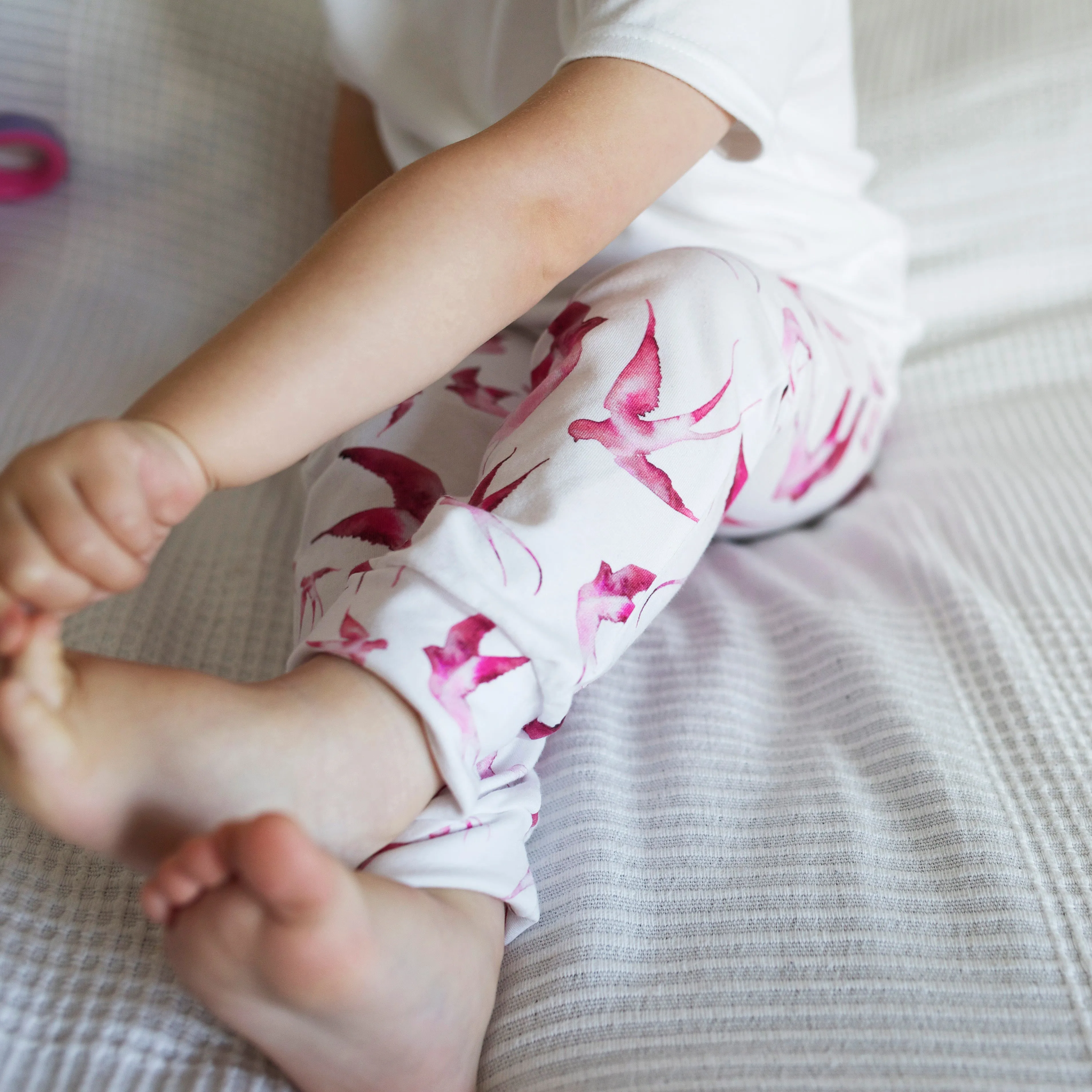 Pink Swallow Leggings
