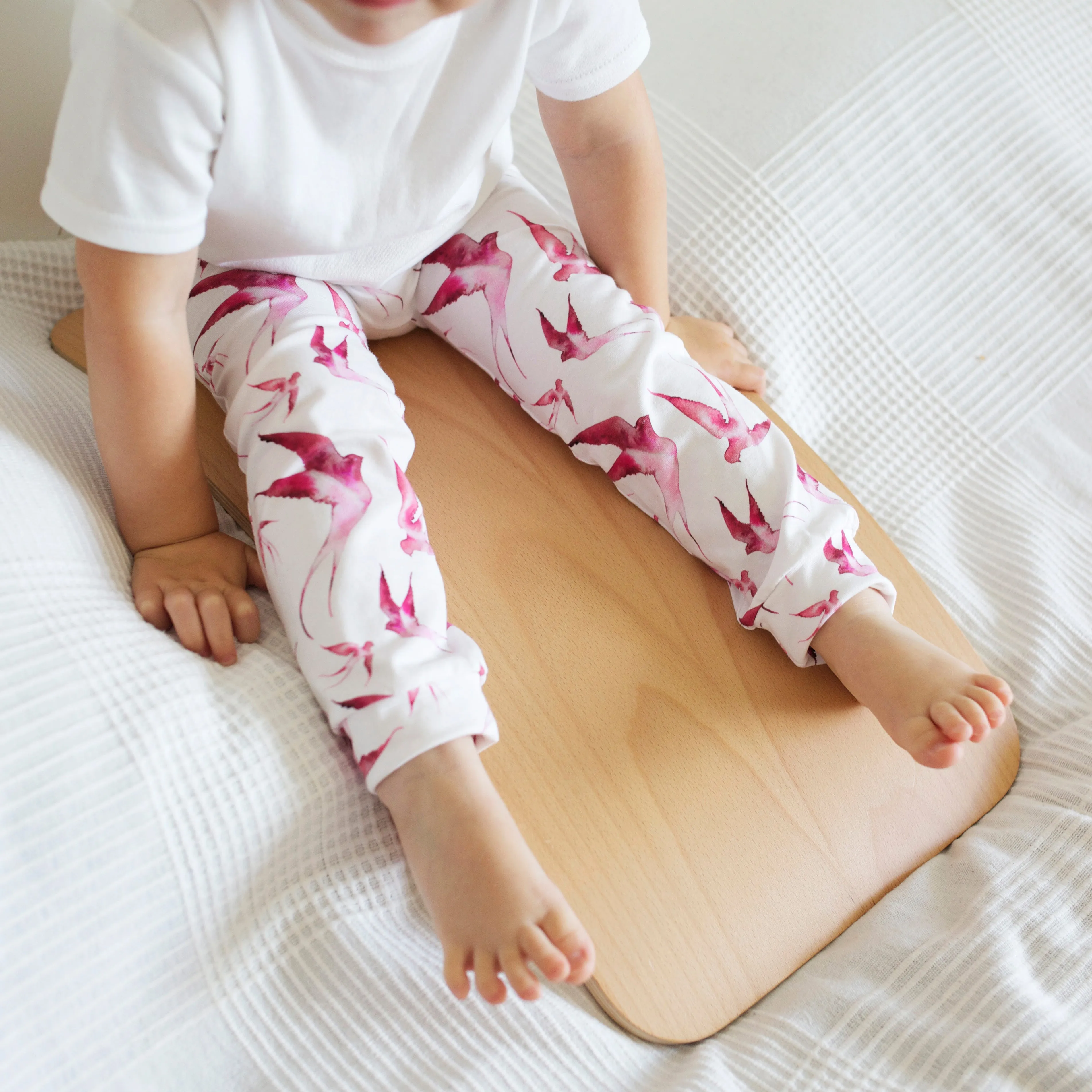 Pink Swallow Leggings