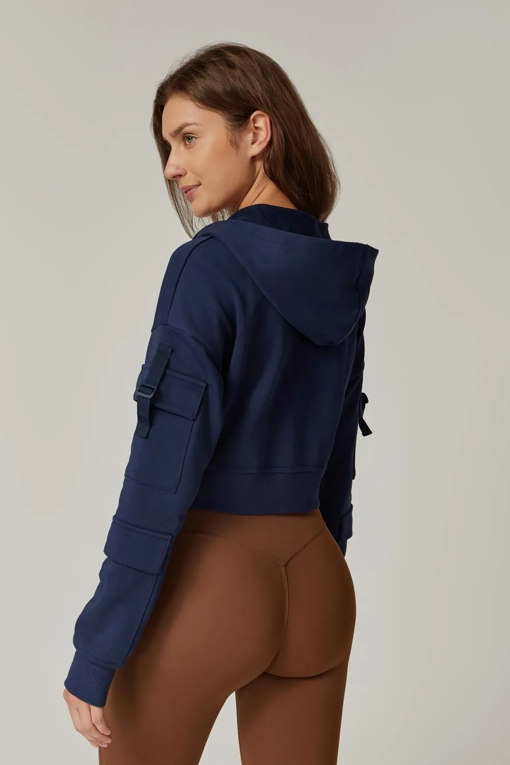 QINSEN Hoodies for Women Full Zip Up Cropped Jacket Long Sleeves with Cargo Pockets Sweatshirts Tops